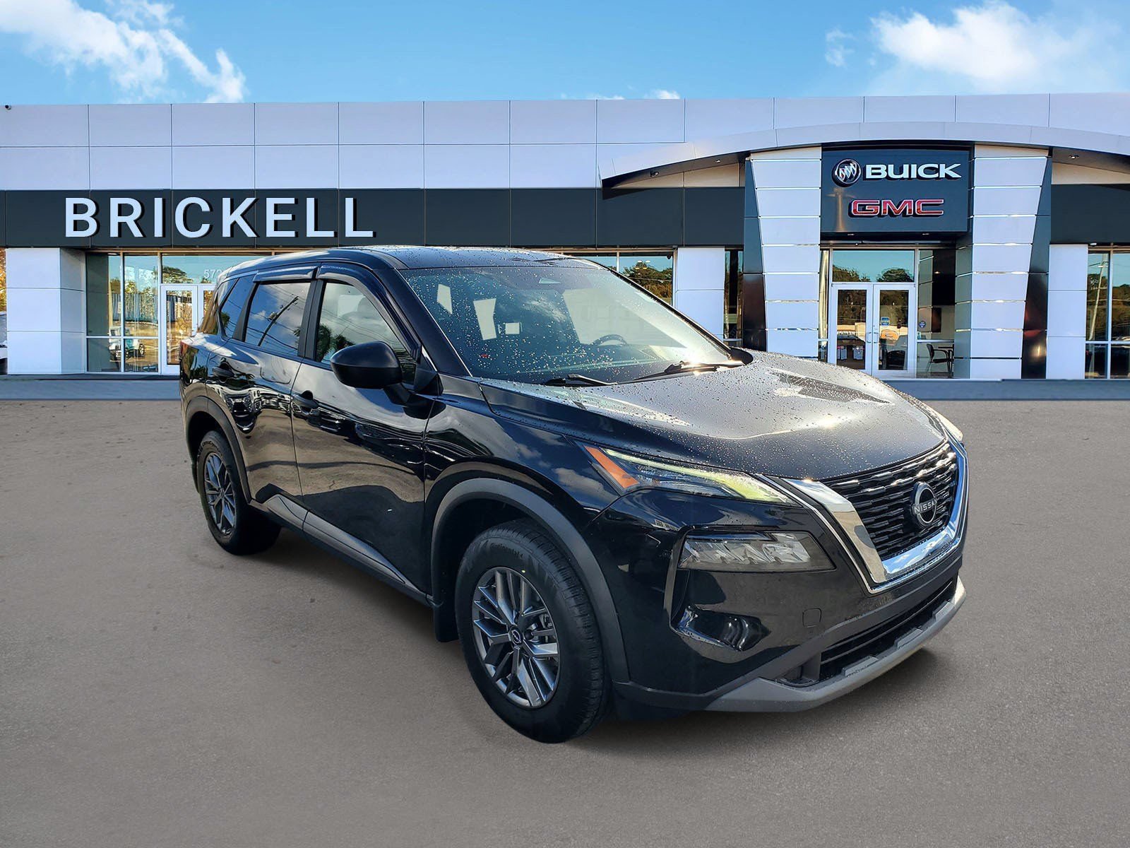 Used 2023 Nissan Rogue S AWD/4WD image 2