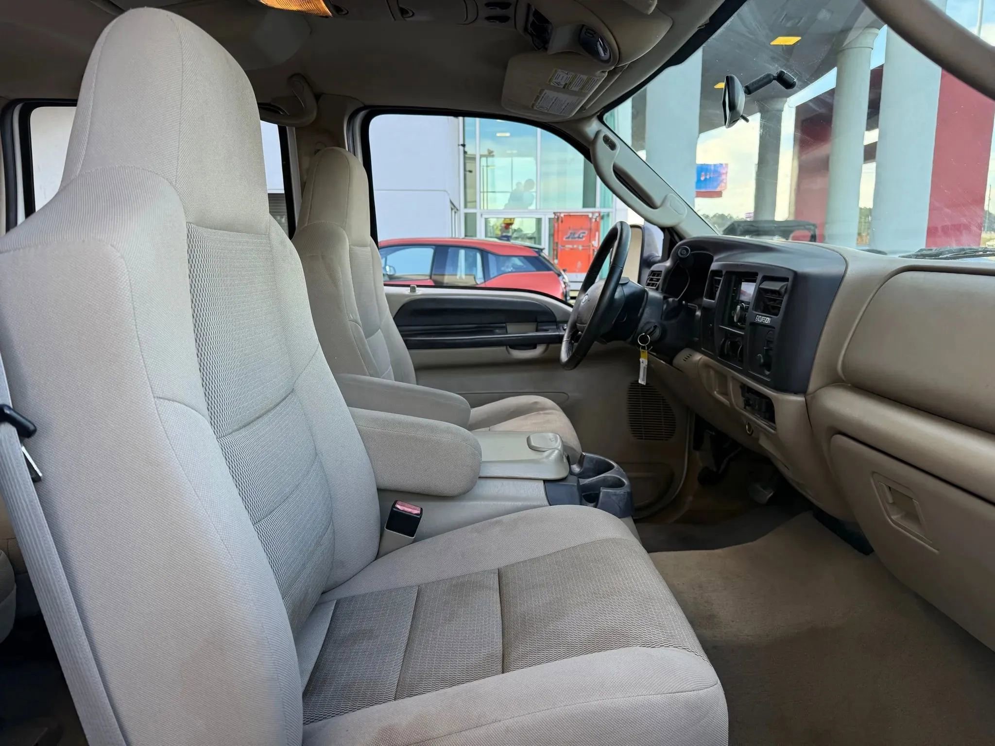 Used 2005 Ford Excursion XLS image 18