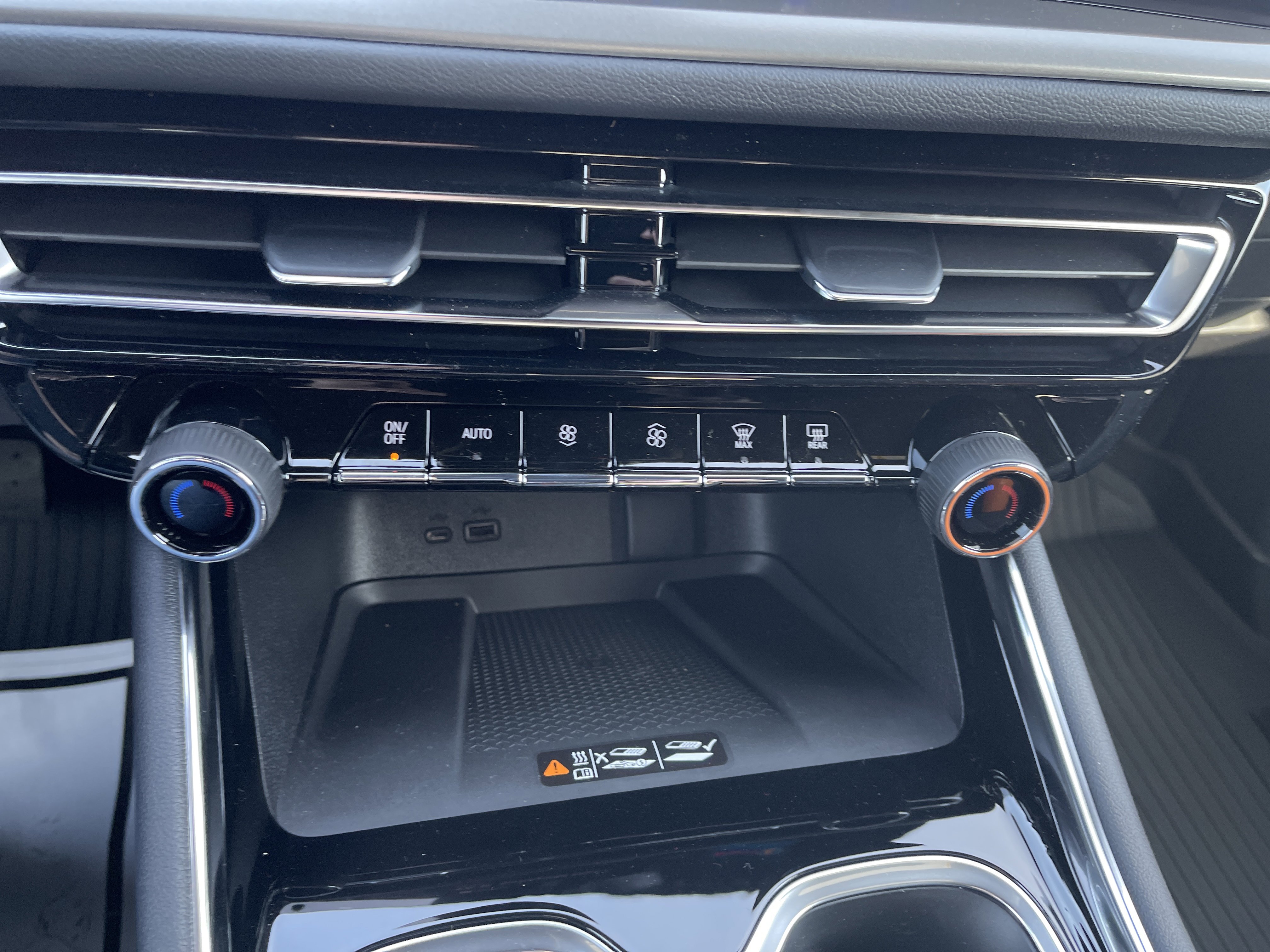 New 2026 Chevrolet Traverse LT w/ Midnight/Sport Edition image 28