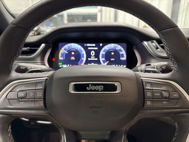Used 2023 Jeep Grand Cherokee L Altitude AWD/4WD image 12