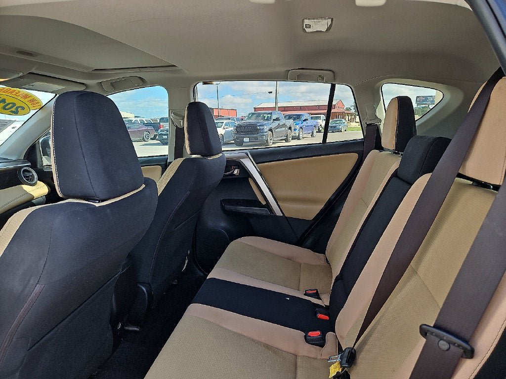 Used 2017 Toyota RAV4 XLE FWD image 17