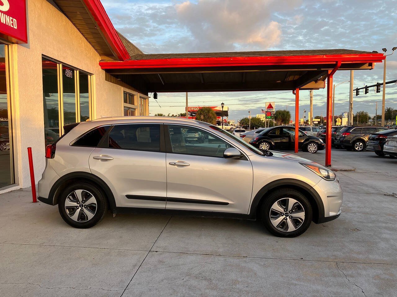 Used 2019 Kia Niro LX FWD image 6
