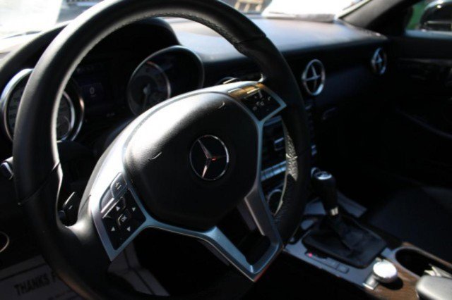 Used 2015 Mercedes-Benz SLK 250 w/ Premium Package image 28