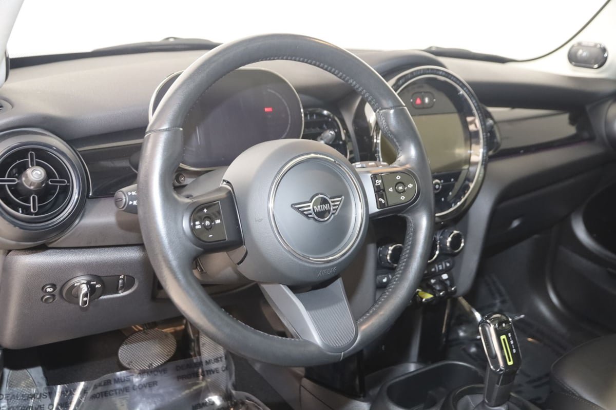 Used 2024 MINI Cooper SE FWD image 6