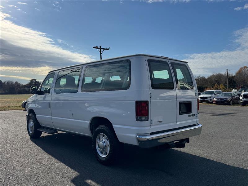 Used 2009 Ford E-350 and Econoline 350 Super Duty Wagon image 7