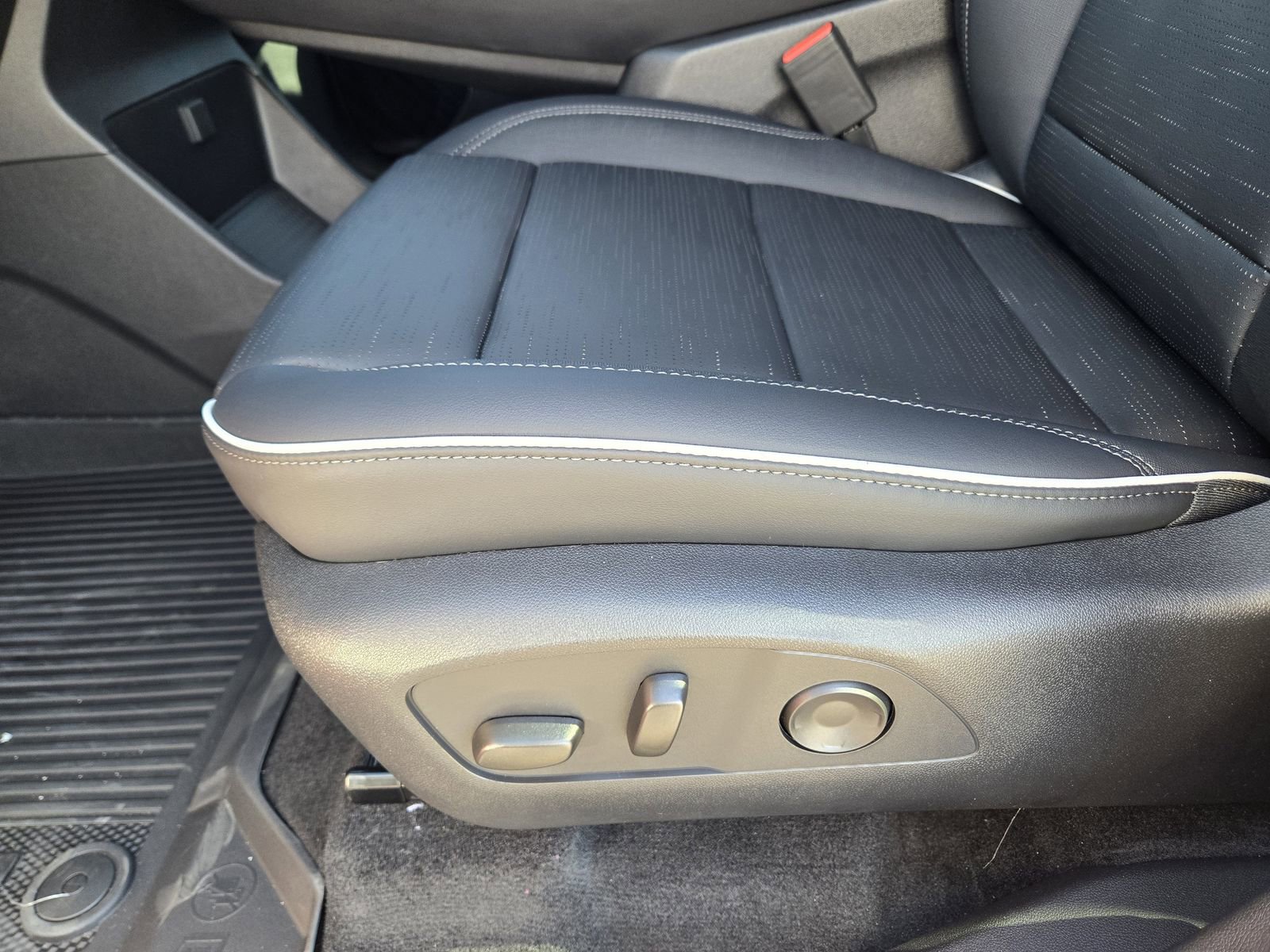 New 2026 Buick Enclave Sport Touring w/ Power Package image 27