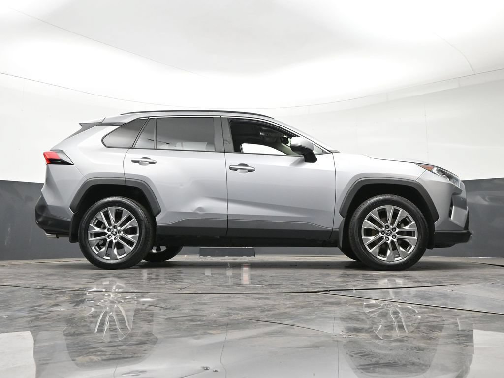 Used 2019 Toyota RAV4 Limited AWD/4WD image 29