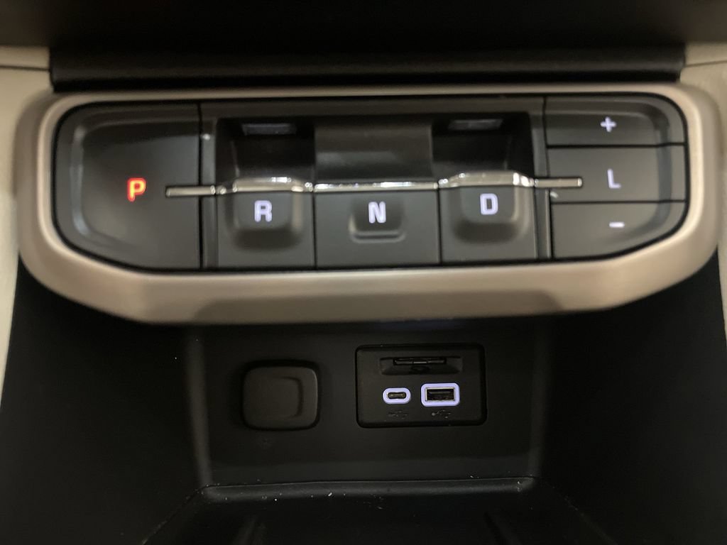 Used 2021 GMC Acadia Denali w/ Denali Technology Package FWD image 11