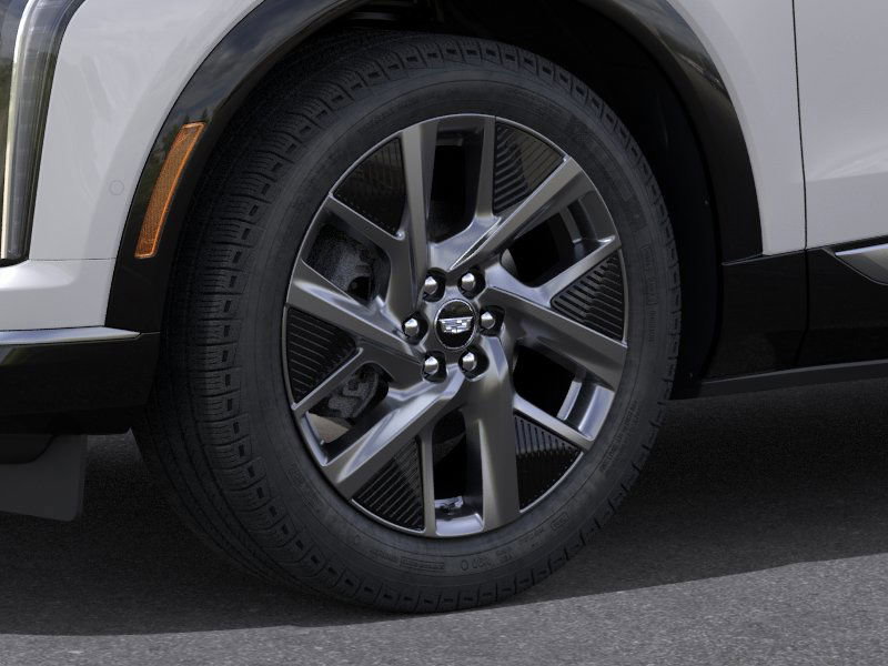 New 2025 Cadillac Optiq Luxury 1 image 9
