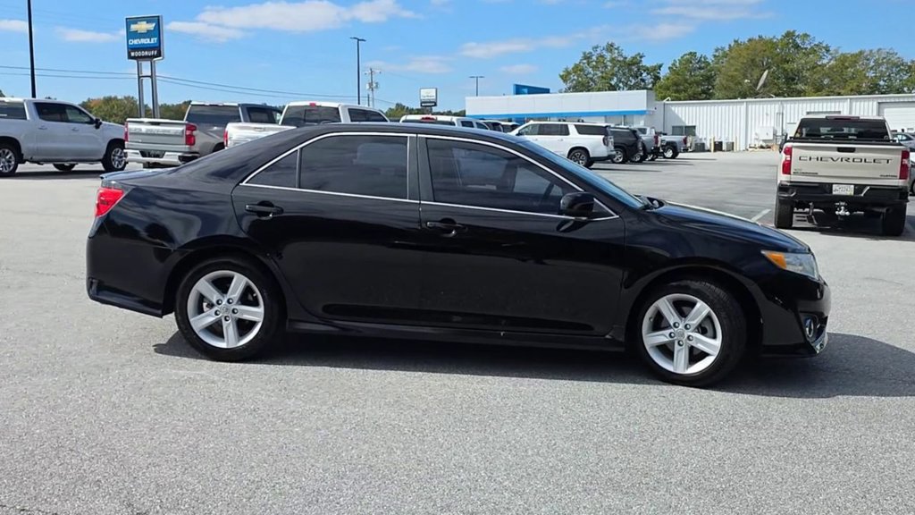 Used 2012 Toyota Camry SE FWD image 9