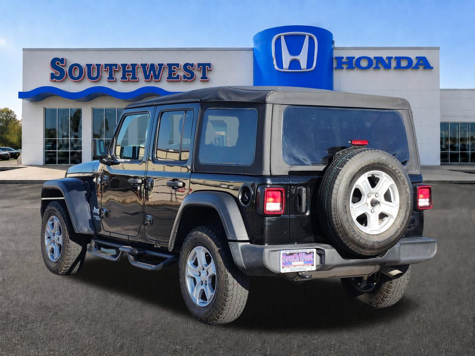 Used 2021 Jeep Wrangler Unlimited Sport AWD/4WD image 4