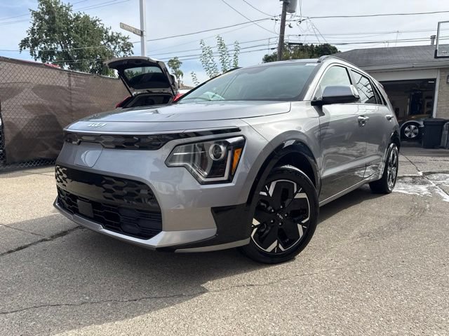 Certified 2023 Kia Niro Wind FWD image 1