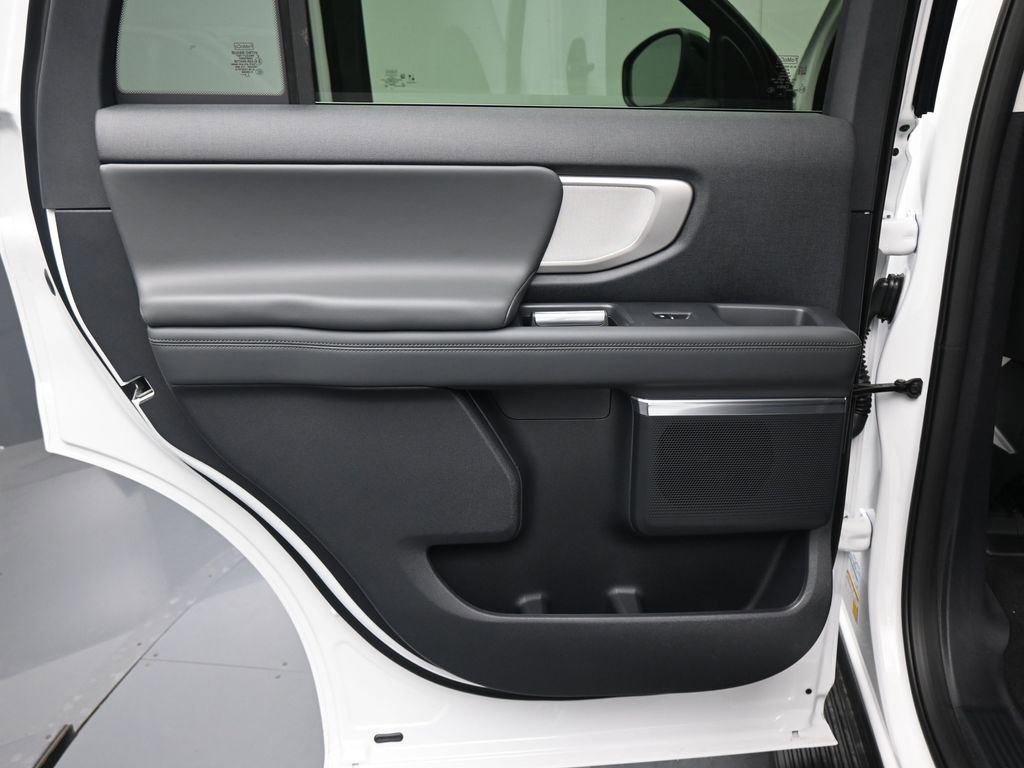 New 2026 Ford Expedition Active image 8