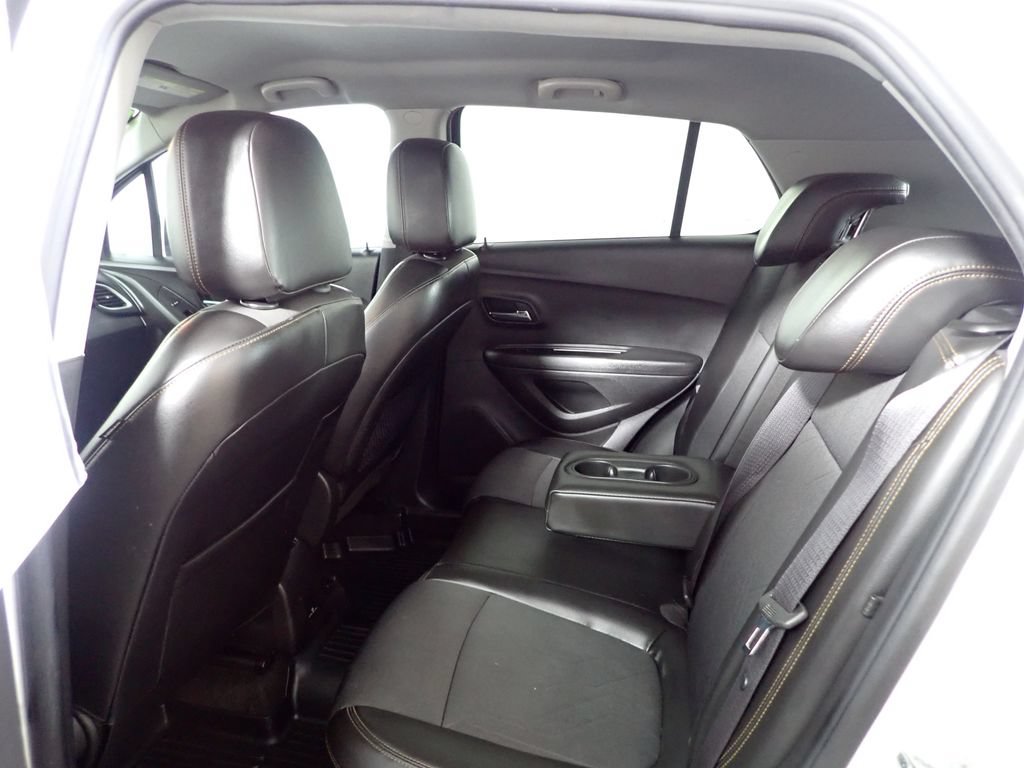 Used 2018 Chevrolet Trax LT w/ LT Convenience Package FWD image 30