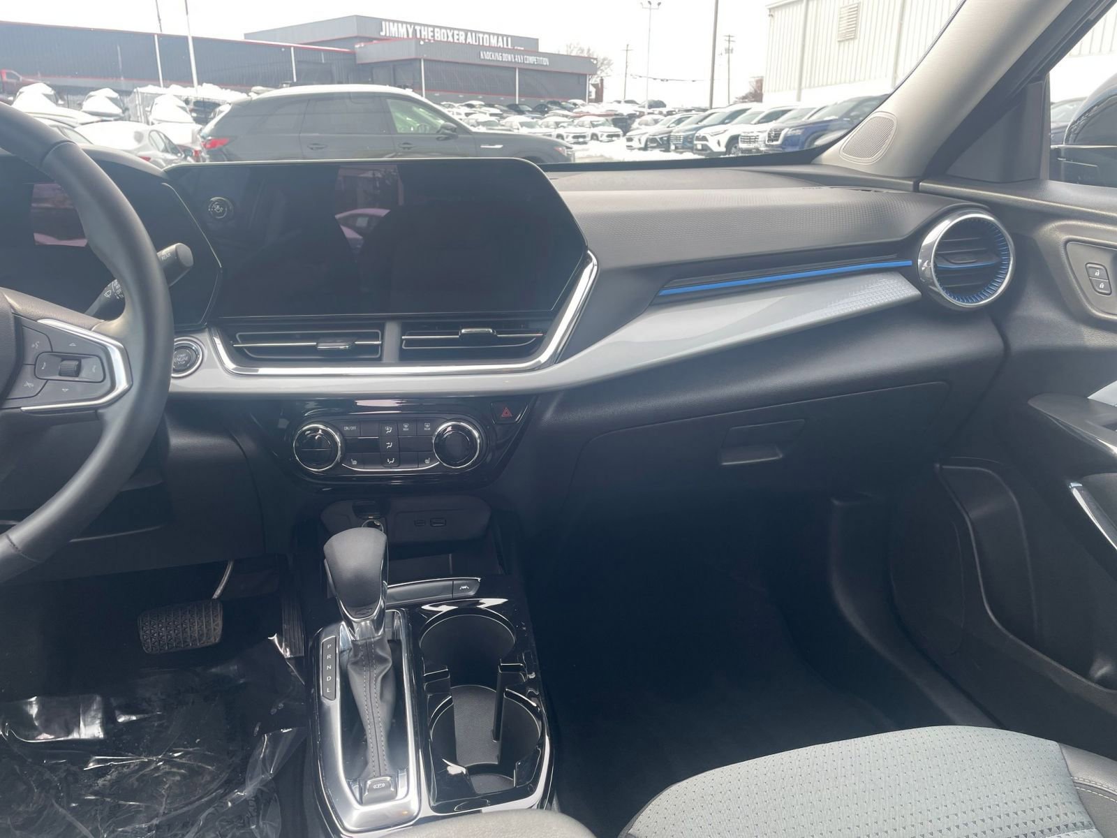 Used 2025 Chevrolet Trax LT w/ LT Convenience Package image 33