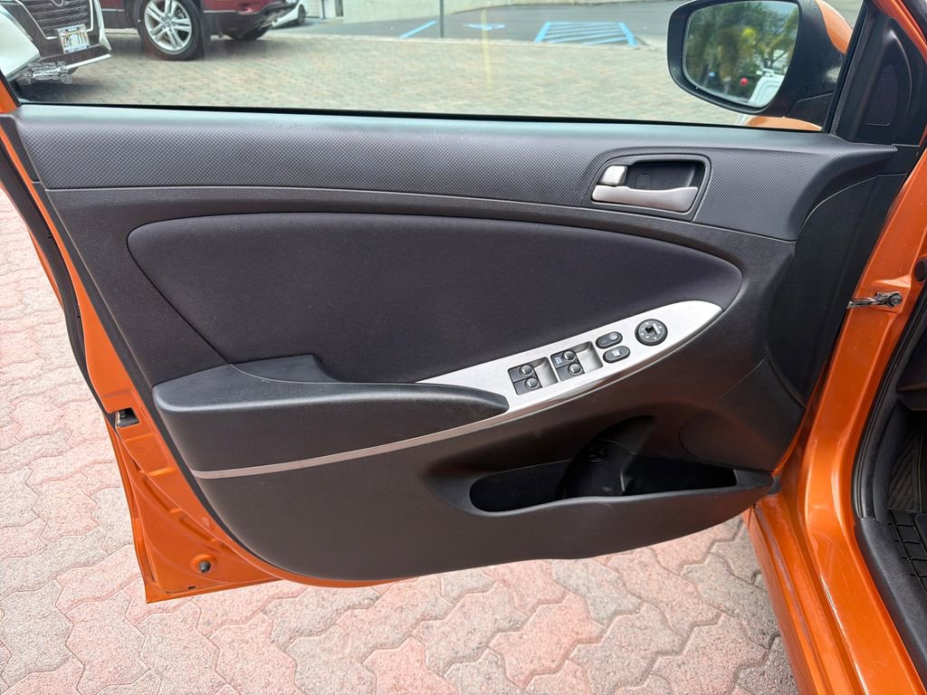 Used 2017 Hyundai Accent SE FWD image 8