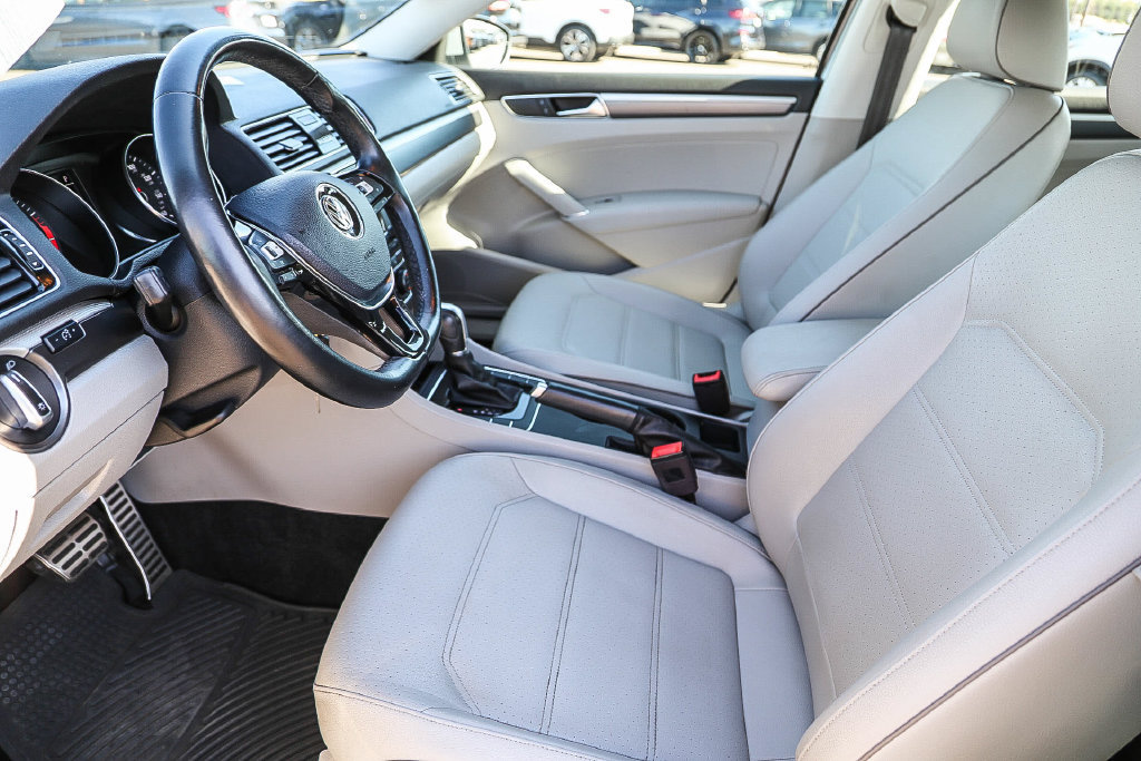 Used 2018 Volkswagen Passat 2.0T R-Line FWD image 37