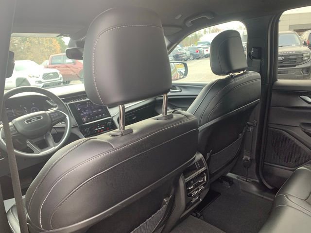 Used 2023 Jeep Grand Cherokee Altitude image 22