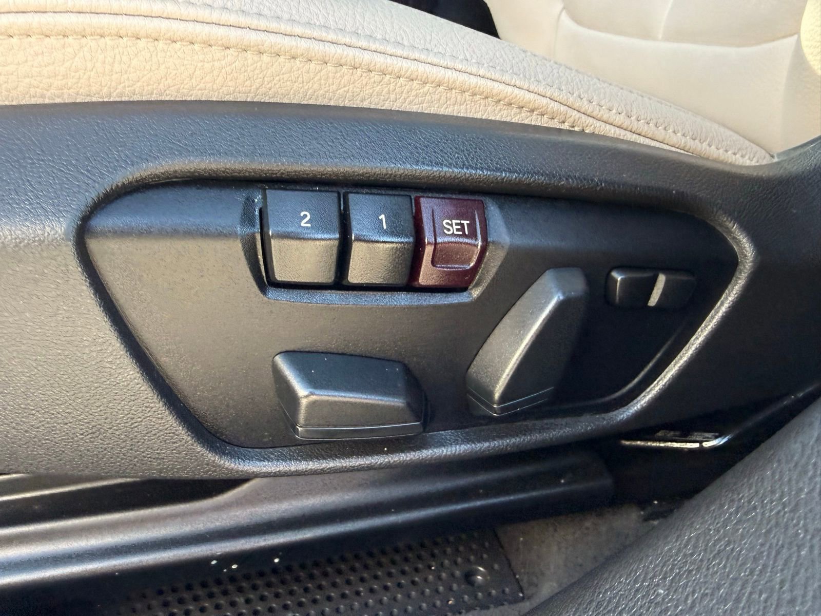 Used 2019 BMW X2 sDrive28i image 16