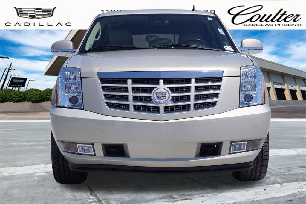 Used 2012 Cadillac Escalade Luxury AWD/4WD image 5
