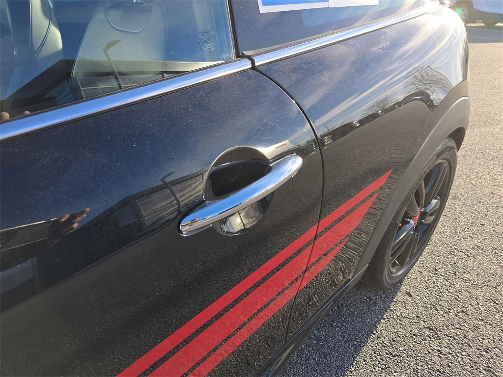 Used 2017 MINI Cooper 2-Door Hardtop image 12