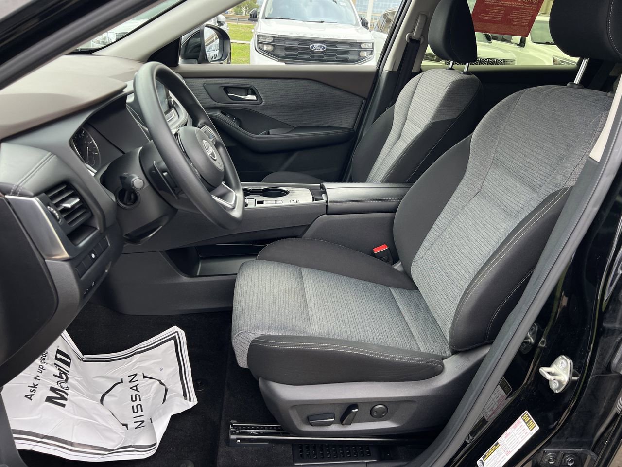 Certified 2023 Nissan Rogue SV FWD image 19