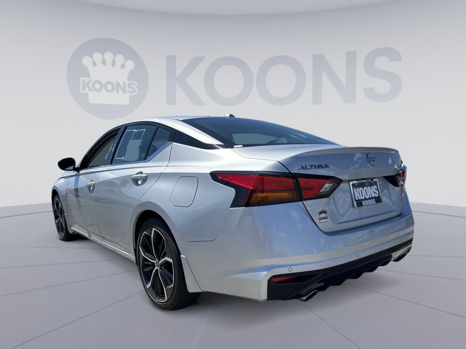 Used 2024 Nissan Altima 2.5 SR FWD image 14