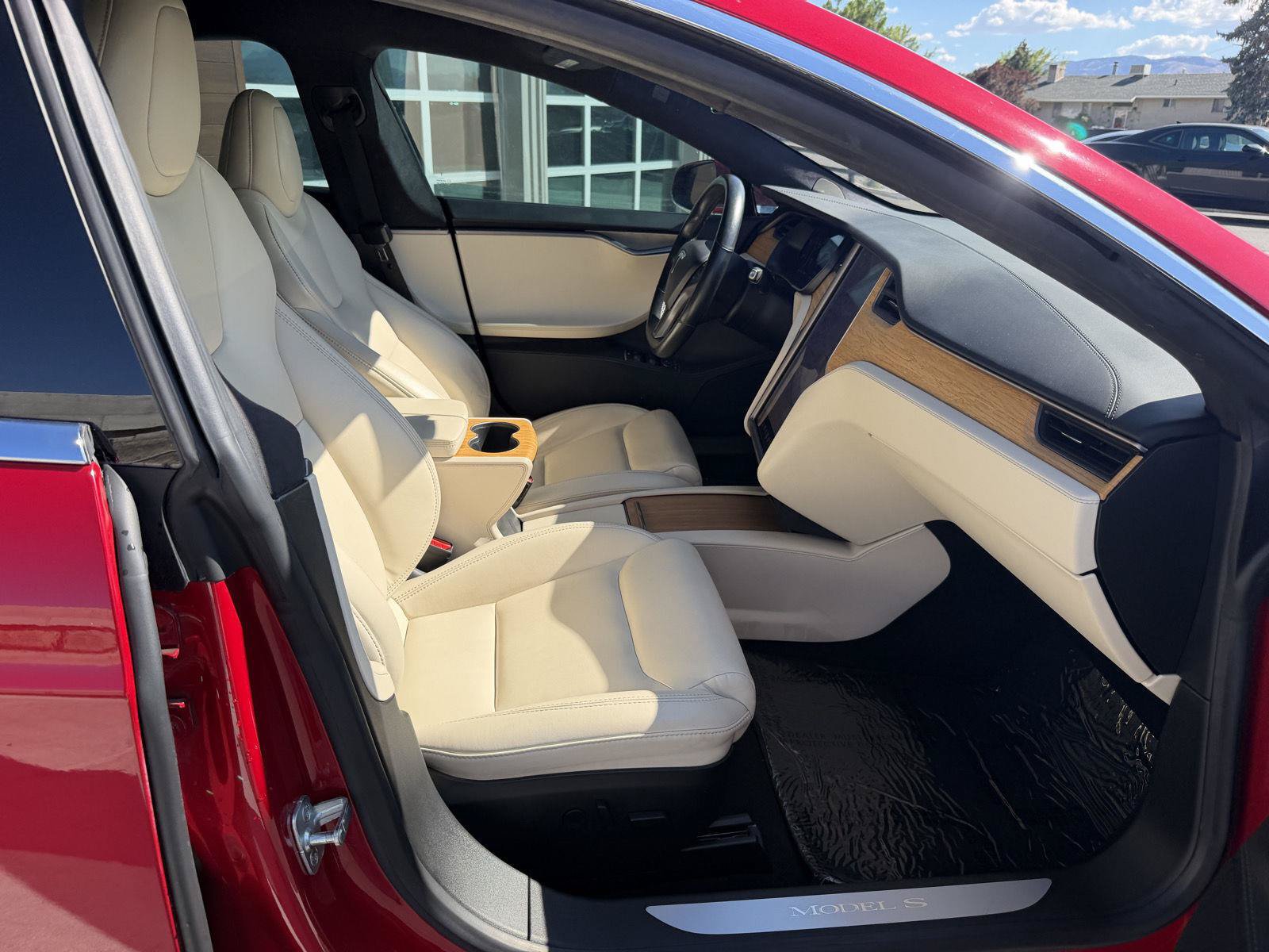Used 2020 Tesla Model S Long Range Plus AWD/4WD image 23