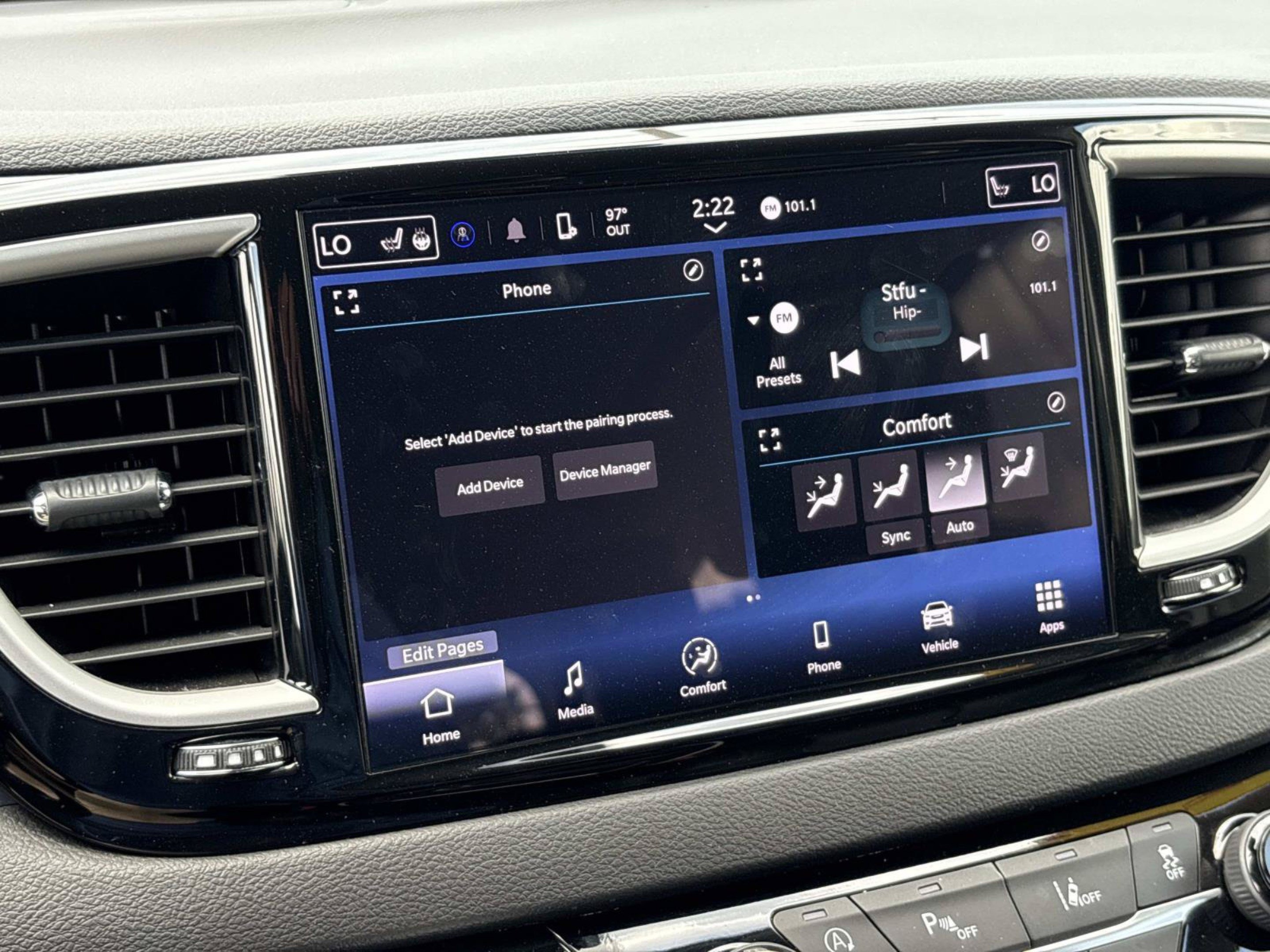 Used 2024 Chrysler Pacifica Touring-L FWD image 28