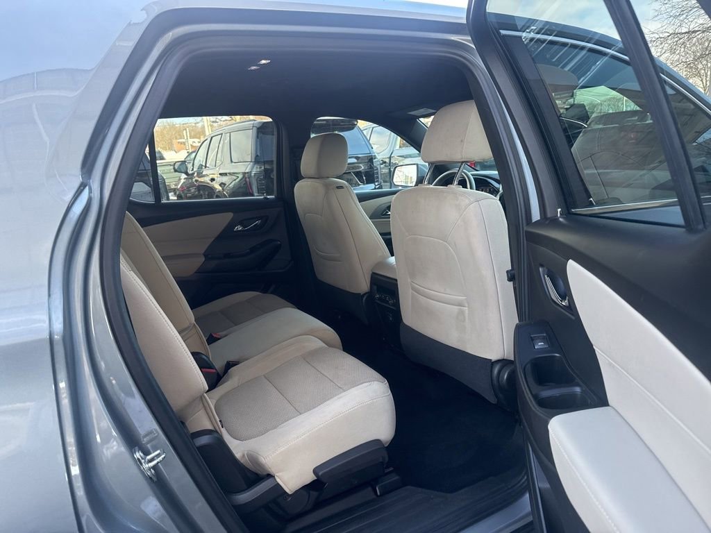 Used 2023 Chevrolet Traverse LS w/ Safety Package image 18