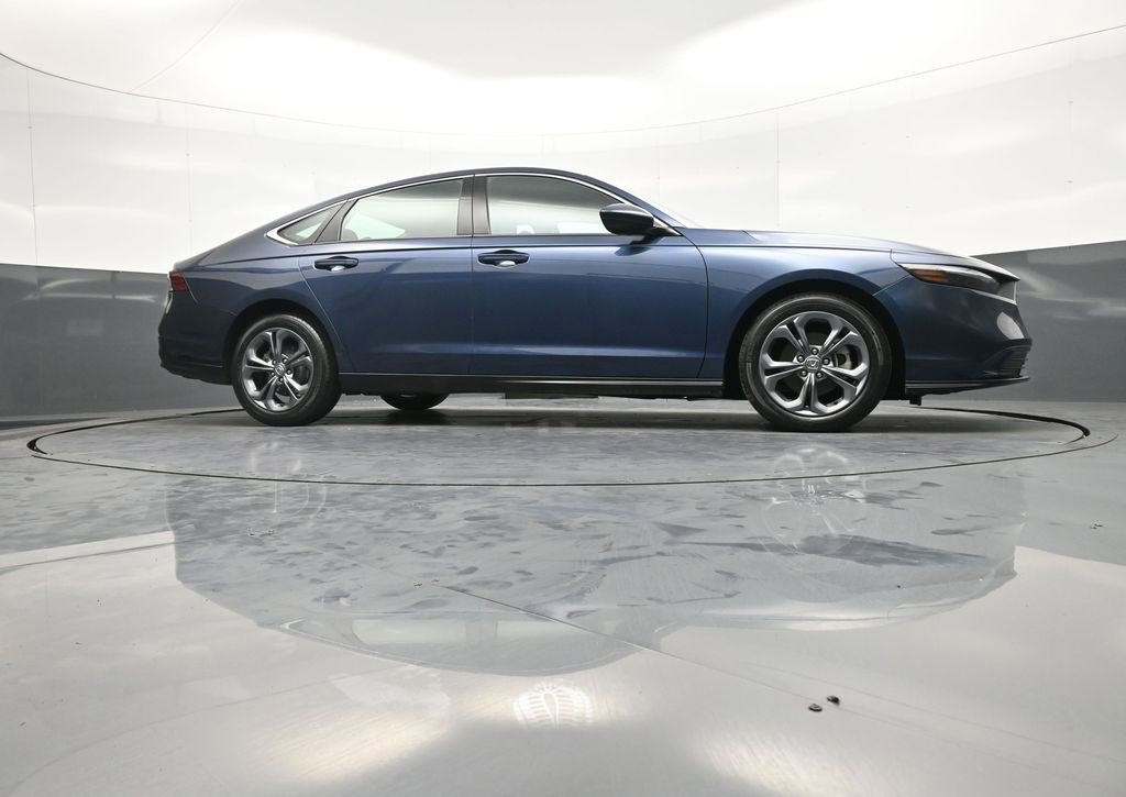 Certified 2023 Honda Accord EX image 29