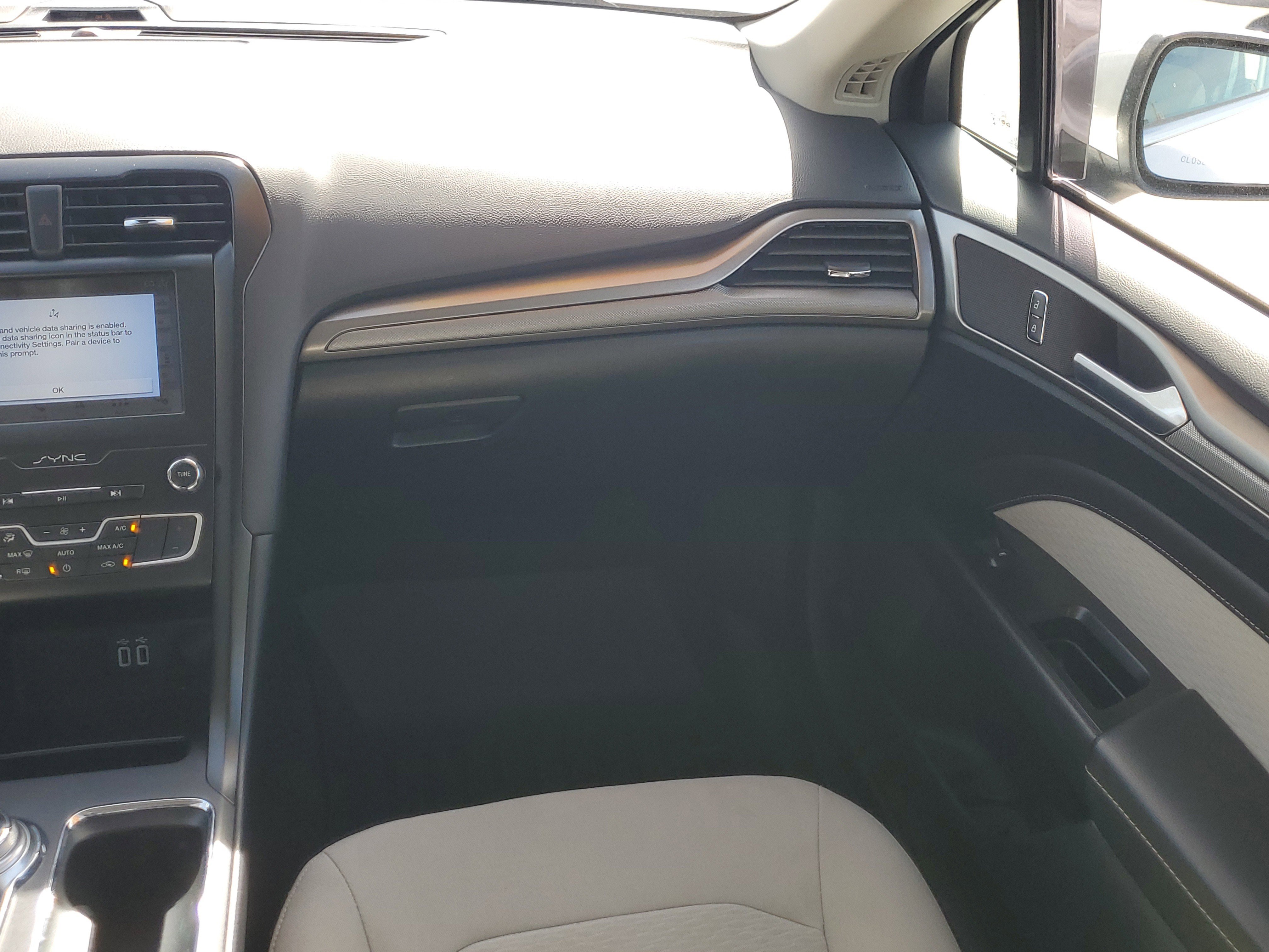 Used 2019 Ford Fusion SE w/ Equipment Group 151A image 17