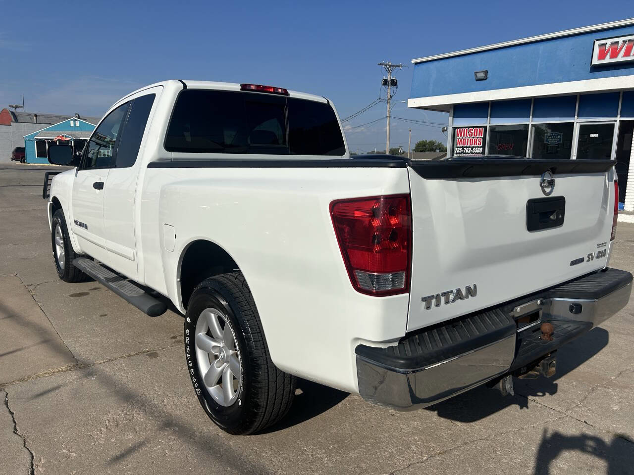 Used 2013 Nissan Titan SV image 4