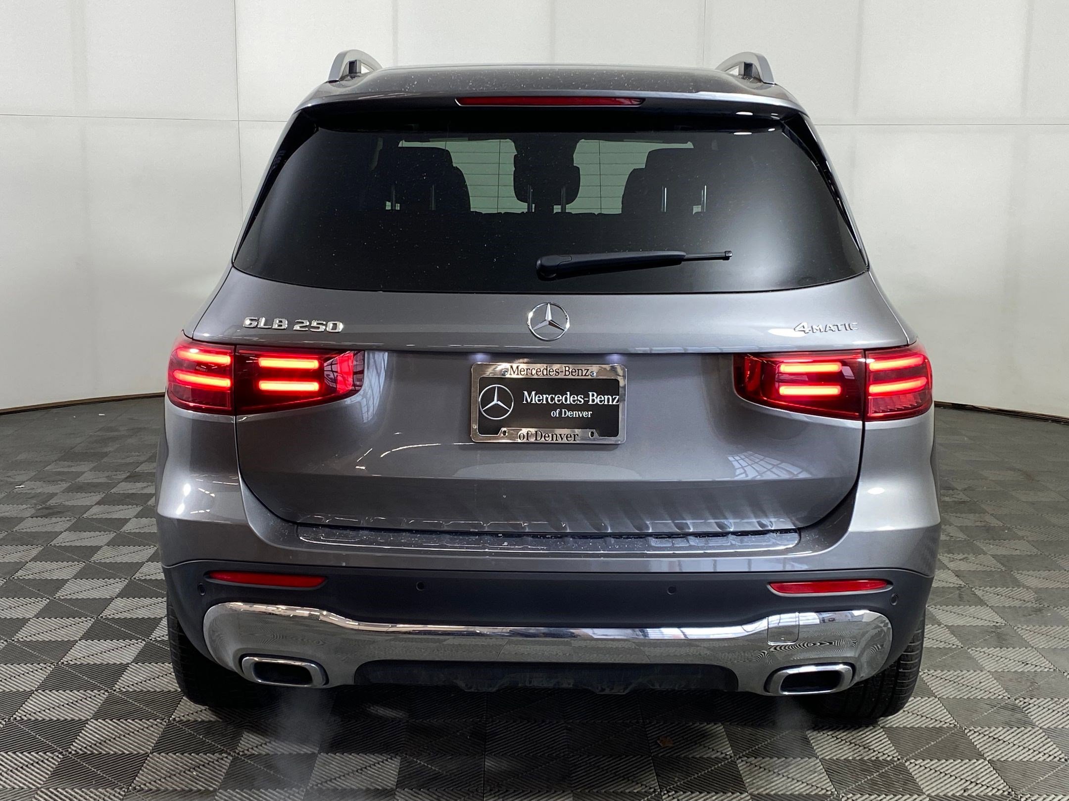 Used 2026 Mercedes-Benz GLB 250 4MATIC image 10