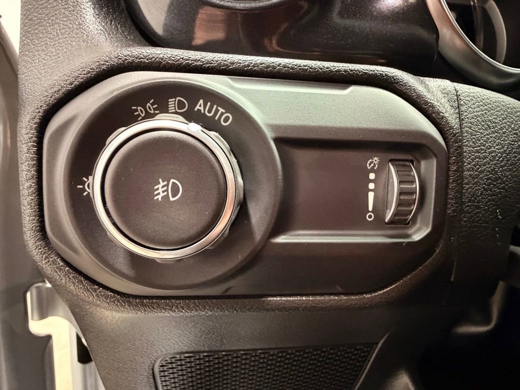 Used 2023 Jeep Wrangler Unlimited Sahara image 29