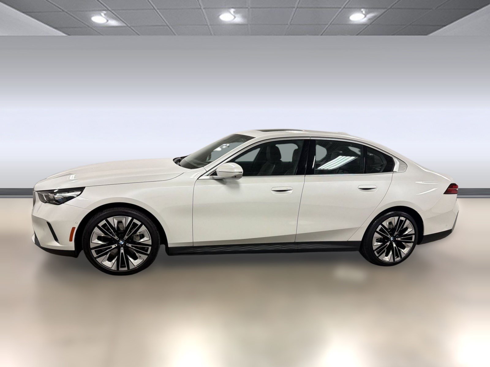 Certified 2025 BMW 540i xDrive AWD/4WD image 2