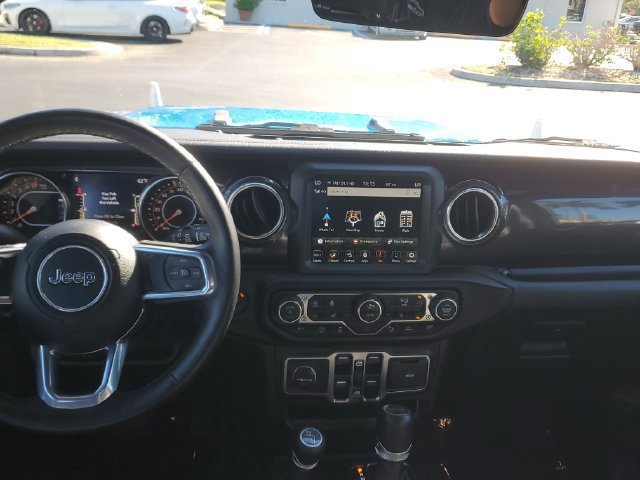 Used 2022 Jeep Wrangler Unlimited Sahara AWD/4WD image 19