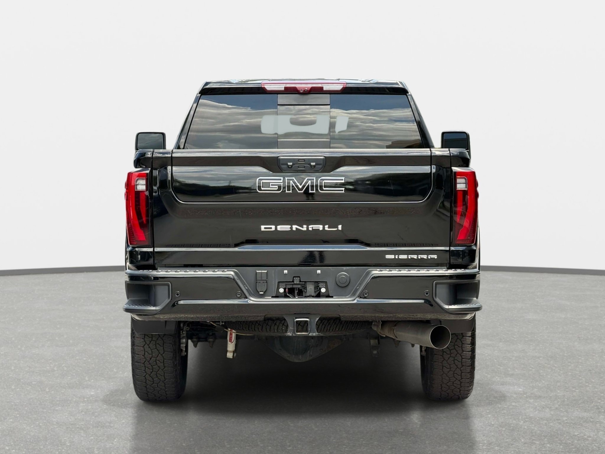 Used 2025 GMC Sierra 2500 Denali Ultimate w/ Max Trailering Package AWD/4WD image 8
