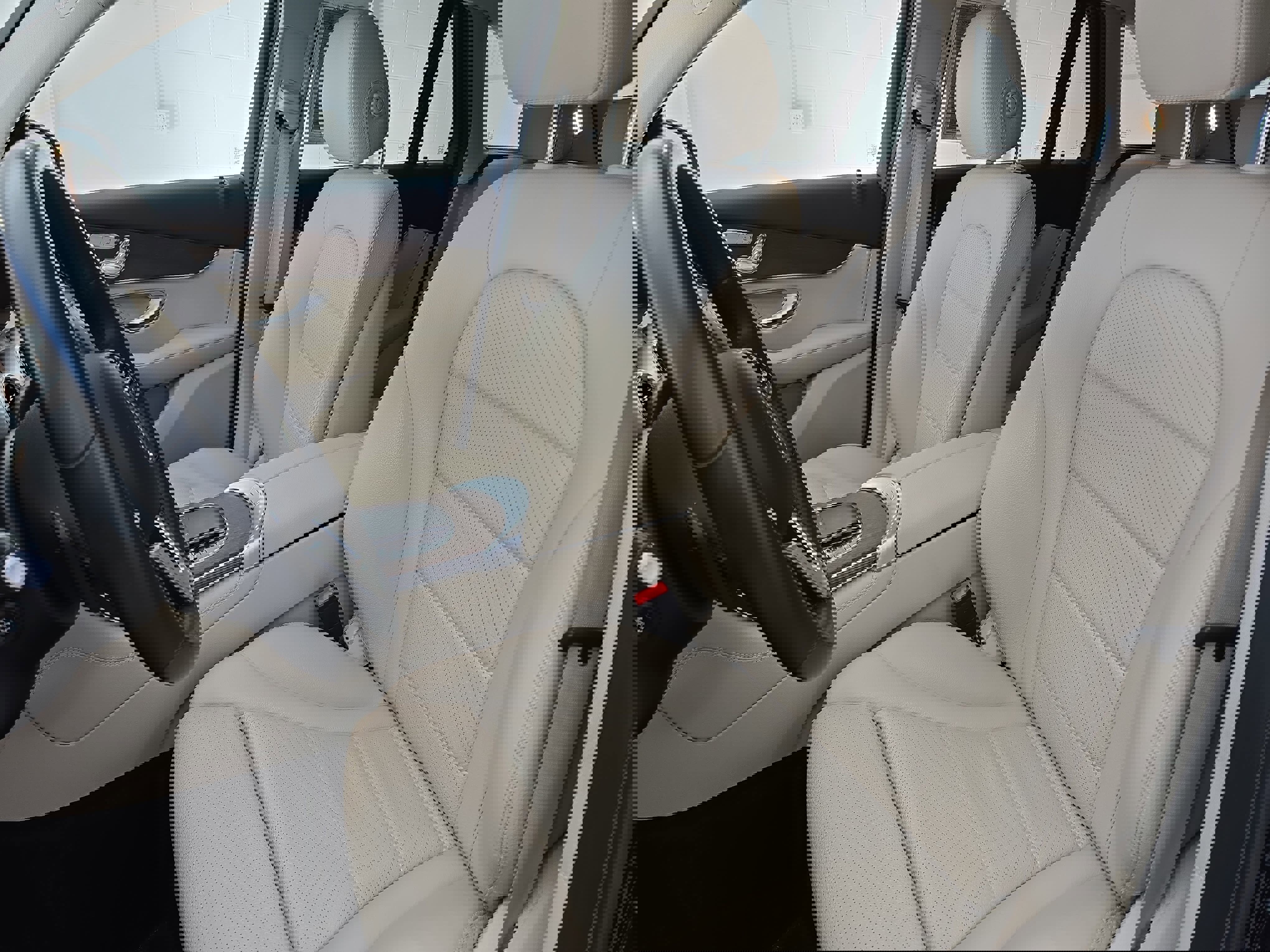 Certified 2021 Mercedes-Benz GLC 300 4MATIC w/ Premium Package image 15