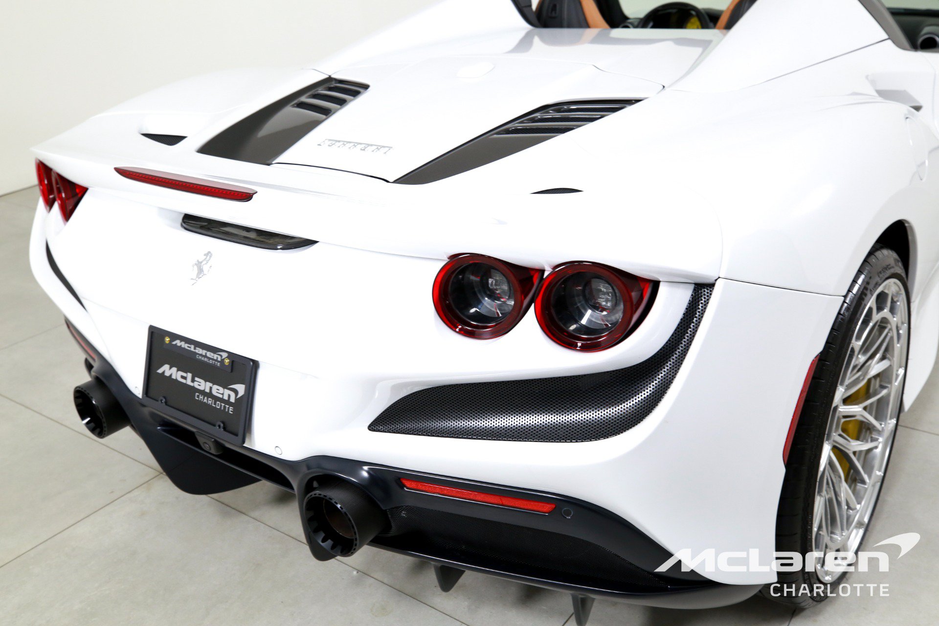 Used 2023 Ferrari F8 Tributo RWD image 30