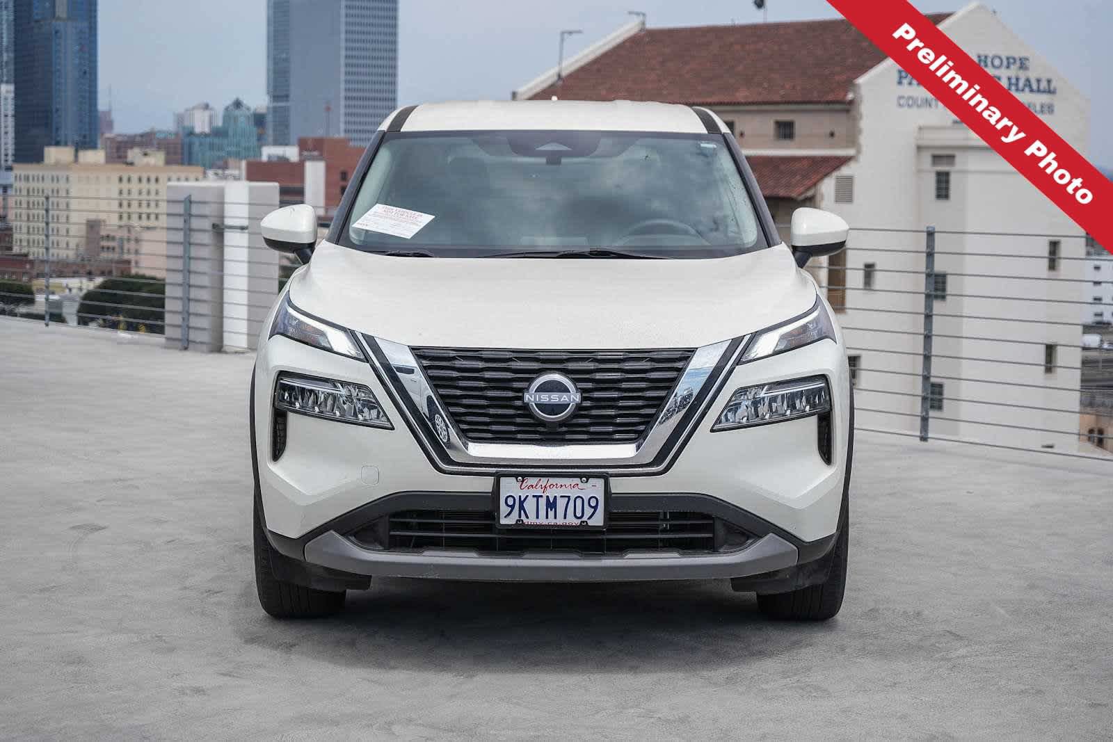 Used 2023 Nissan Rogue SV FWD image 2