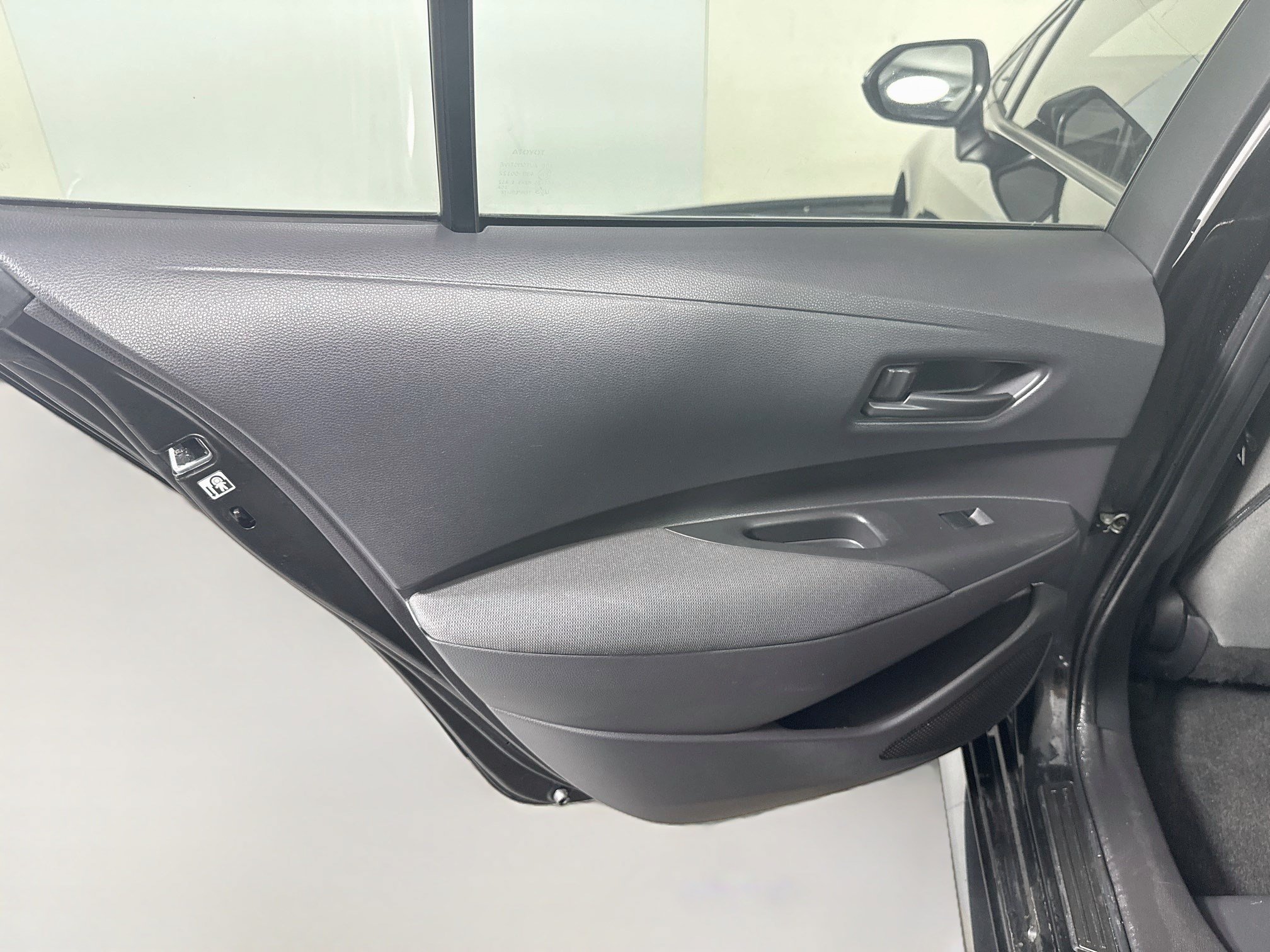 Used 2022 Toyota Corolla LE FWD image 21