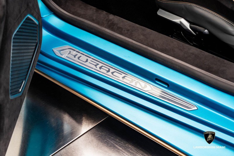 Used 2024 Lamborghini Huracan Tecnica image 28