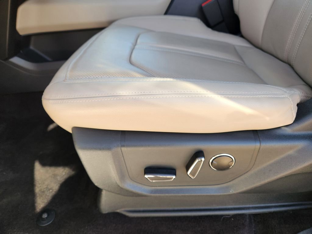 Used 2022 Ford Expedition Limited image 25