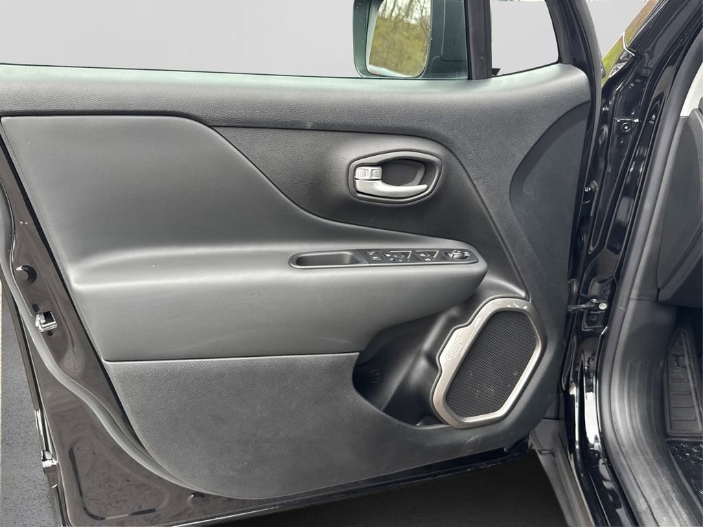 Used 2023 Jeep Renegade Latitude w/ Sun/Sound Group image 25