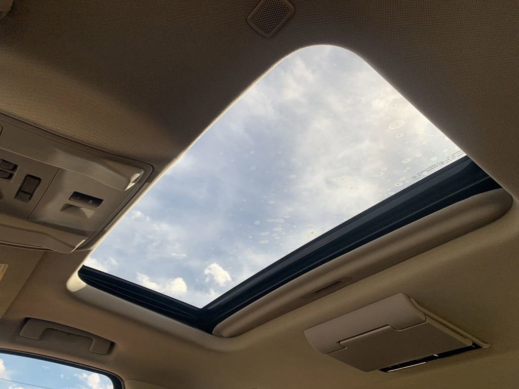 Certified 2018 Cadillac Escalade Luxury image 16