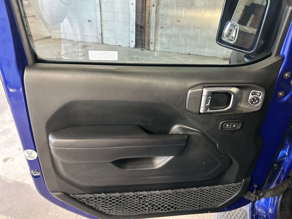 Used 2018 Jeep Wrangler Sport AWD/4WD image 13