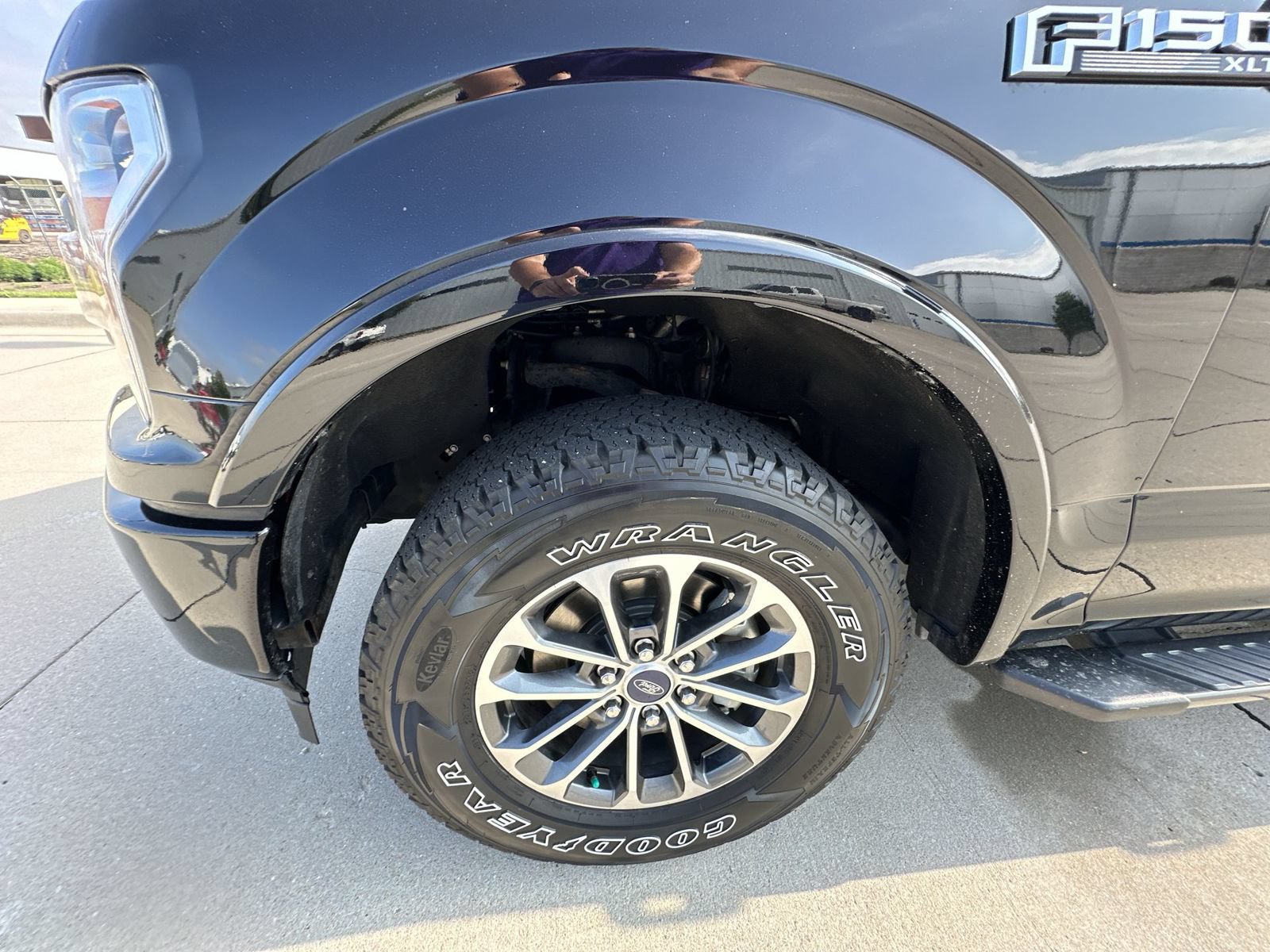 Used 2020 Ford F150 XLT w/ Equipment Group 302A Luxury AWD/4WD image 31