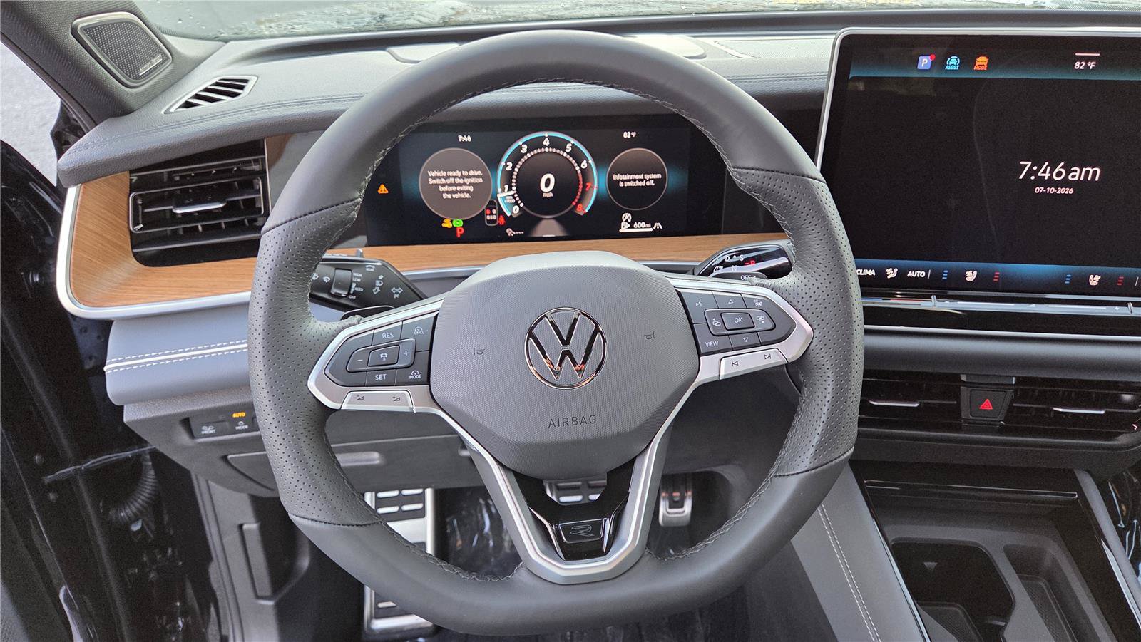 New 2026 Volkswagen Tiguan SEL R-Line AWD/4WD image 16