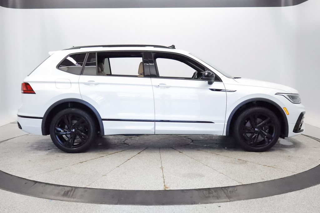 Used 2023 Volkswagen Tiguan SE R-Line FWD image 8